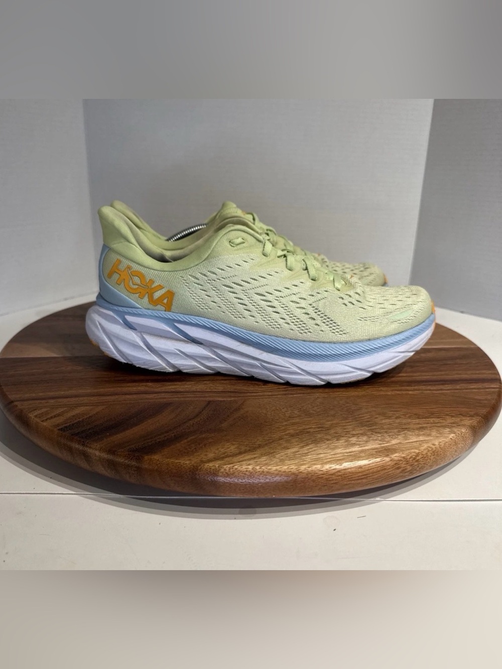 Hoka One One Clifton 8 Butterfly Yellow Summer Song Men’s Size 9D